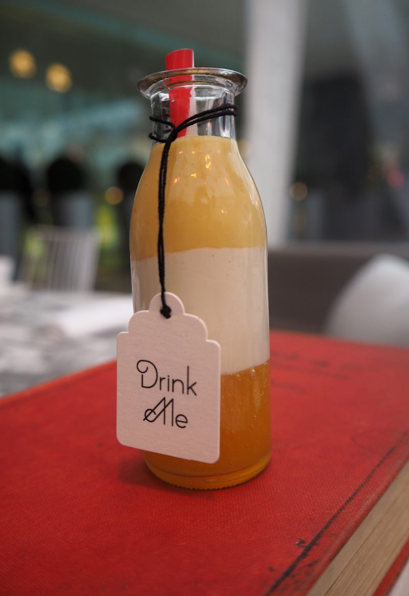 Mad-hatters-afternoon-tea